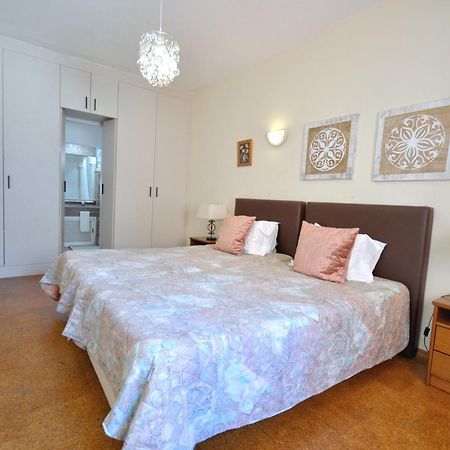 Walking Distance To The Centre - Snooker Table - Private Pool - 5 Bedrooms Quarteira Zewnętrze zdjęcie